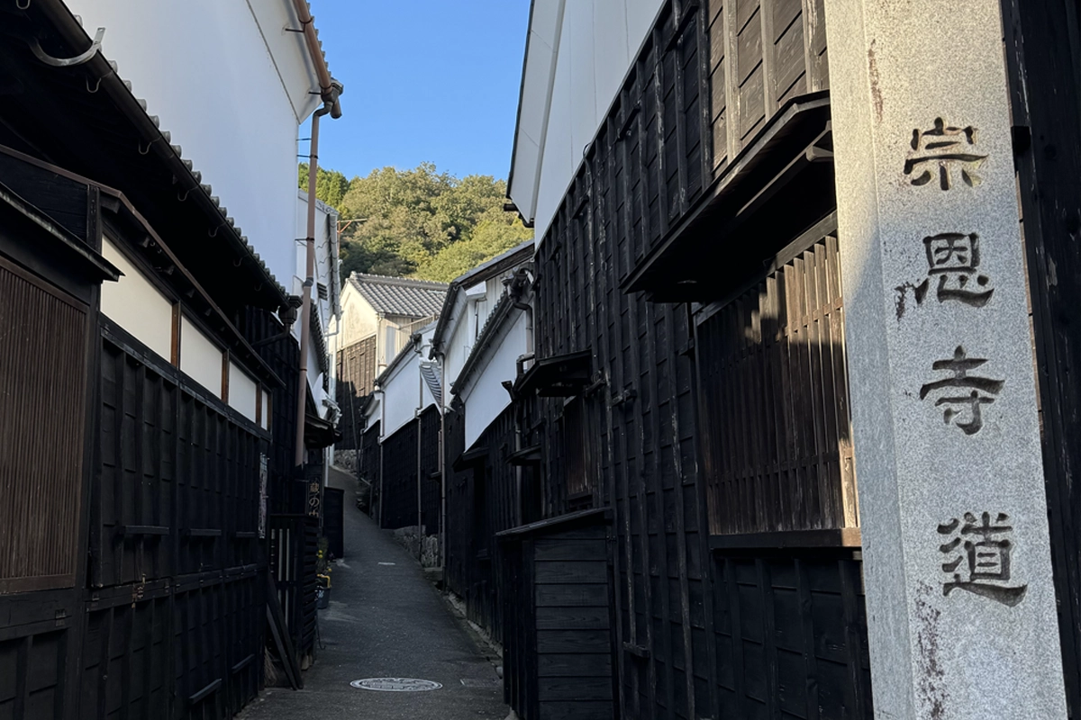 町家が続く足助の通り